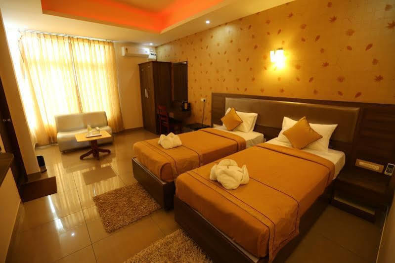 Victory Grand Attibele Hotel ภายนอก รูปภาพ